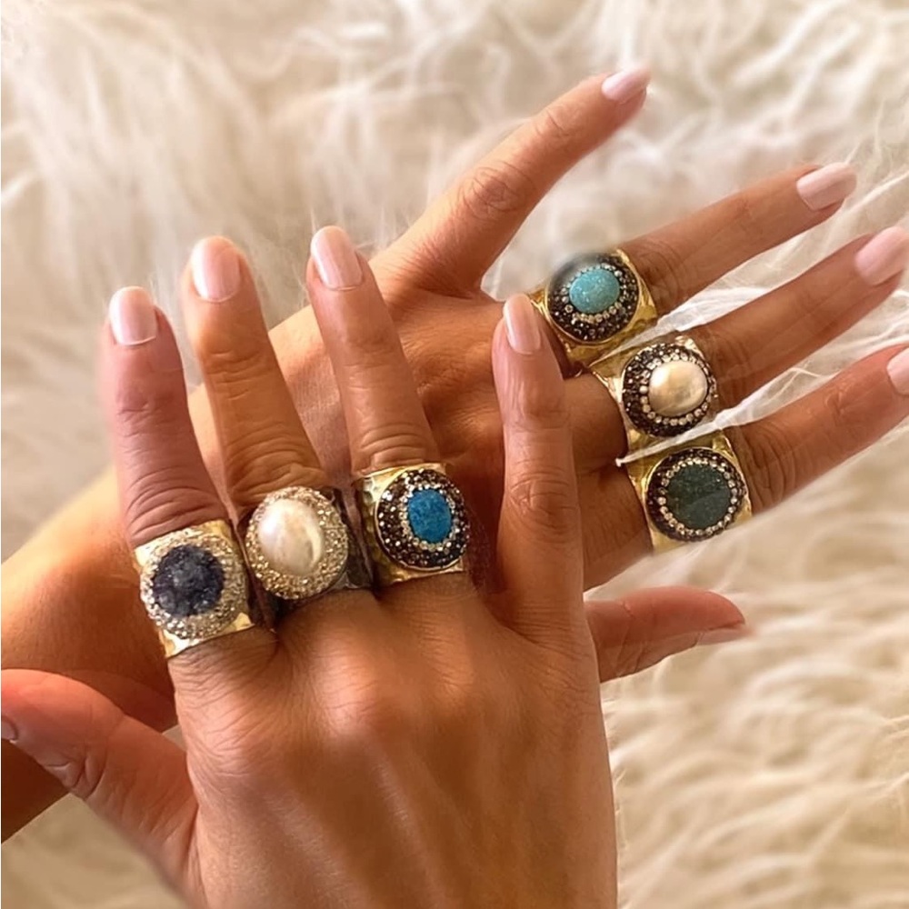Suzanne adjustable rings